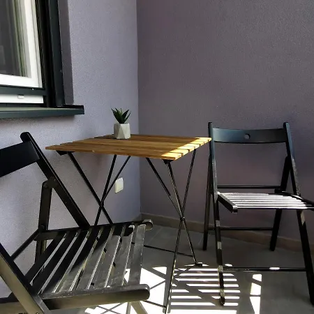 Modern Living Apts - Plaza