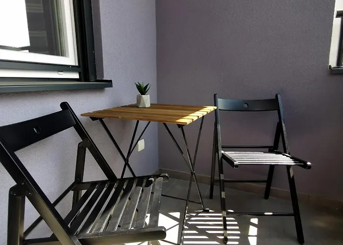 Modern Living Apts - Plaza